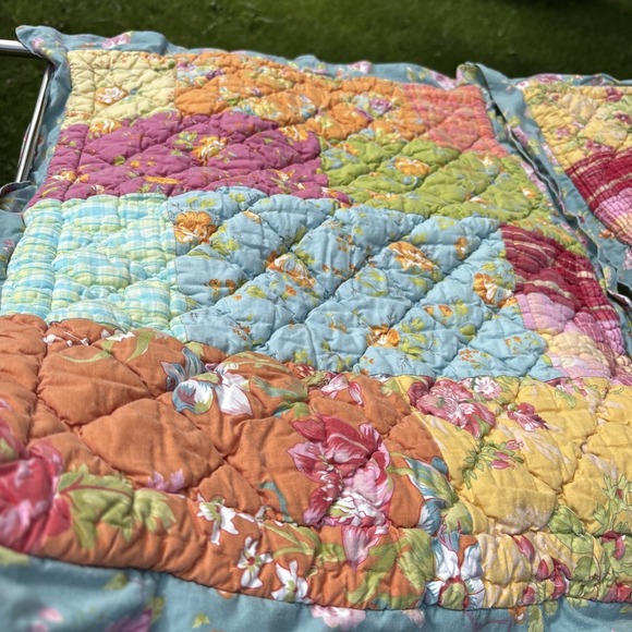 The‎ Company Store 2 Standard Pillow Shams Quilted Flowers Floral Patchwork - Picture 3 of 16